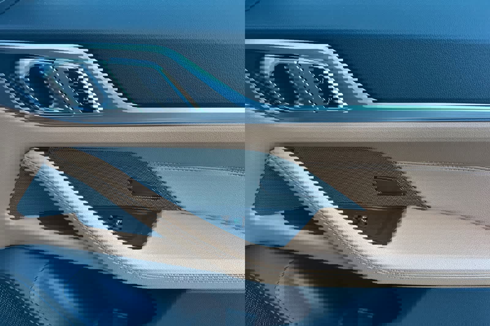 Used 2025 BMW i4 eDrive40 w/ Premium Package image 18