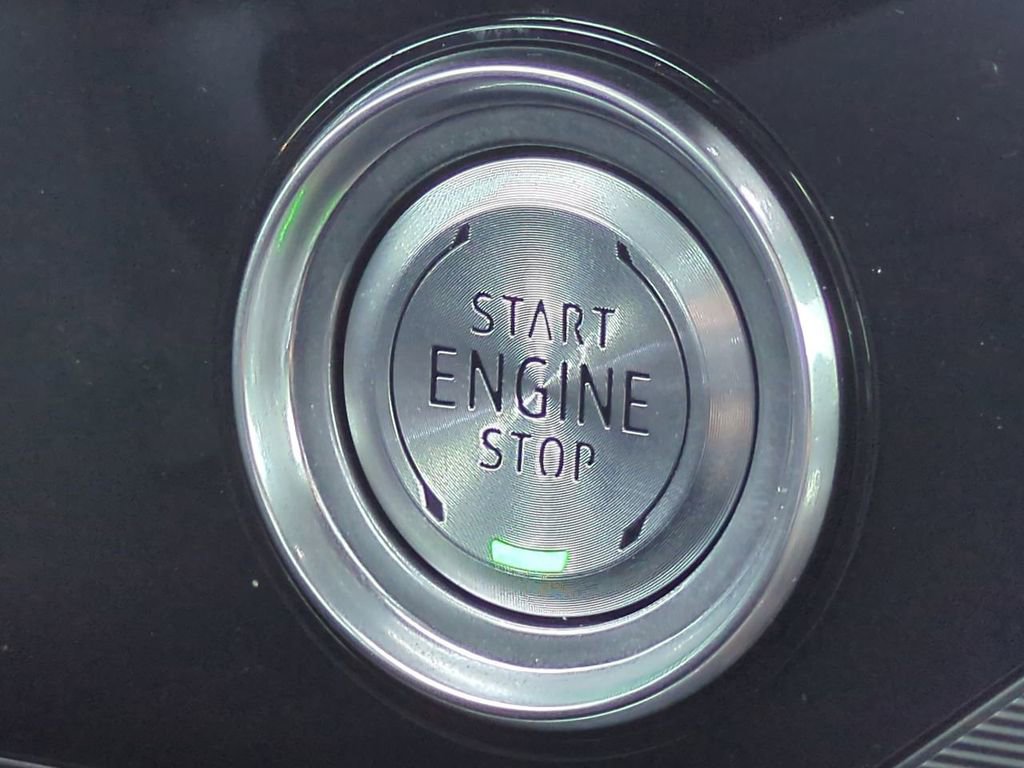 Used 2021 Chevrolet Corvette Stingray Preferred Cpe w/ Chrome Exterior Badge Package image 27