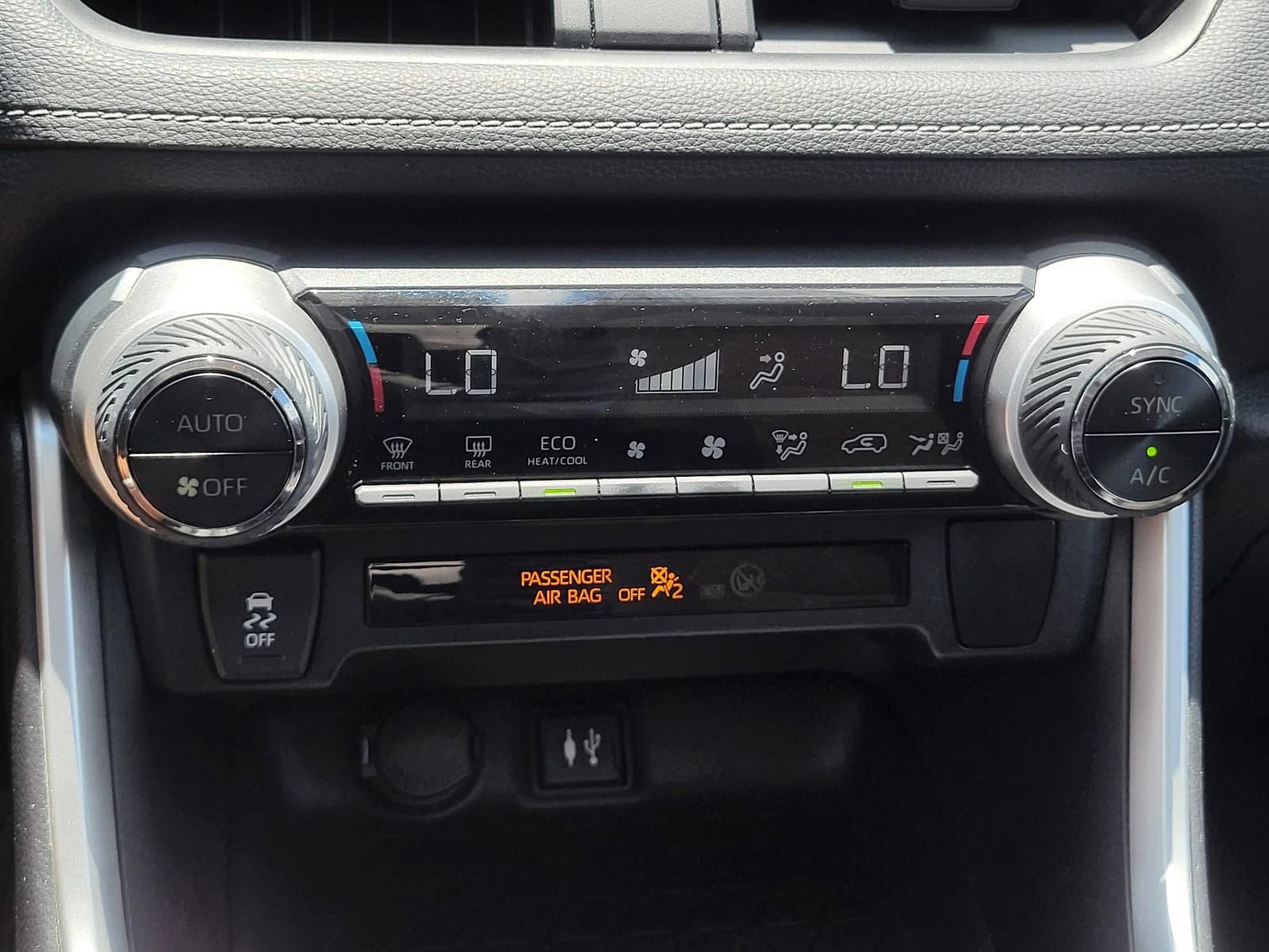 Used 2019 Toyota RAV4 XLE FWD image 24