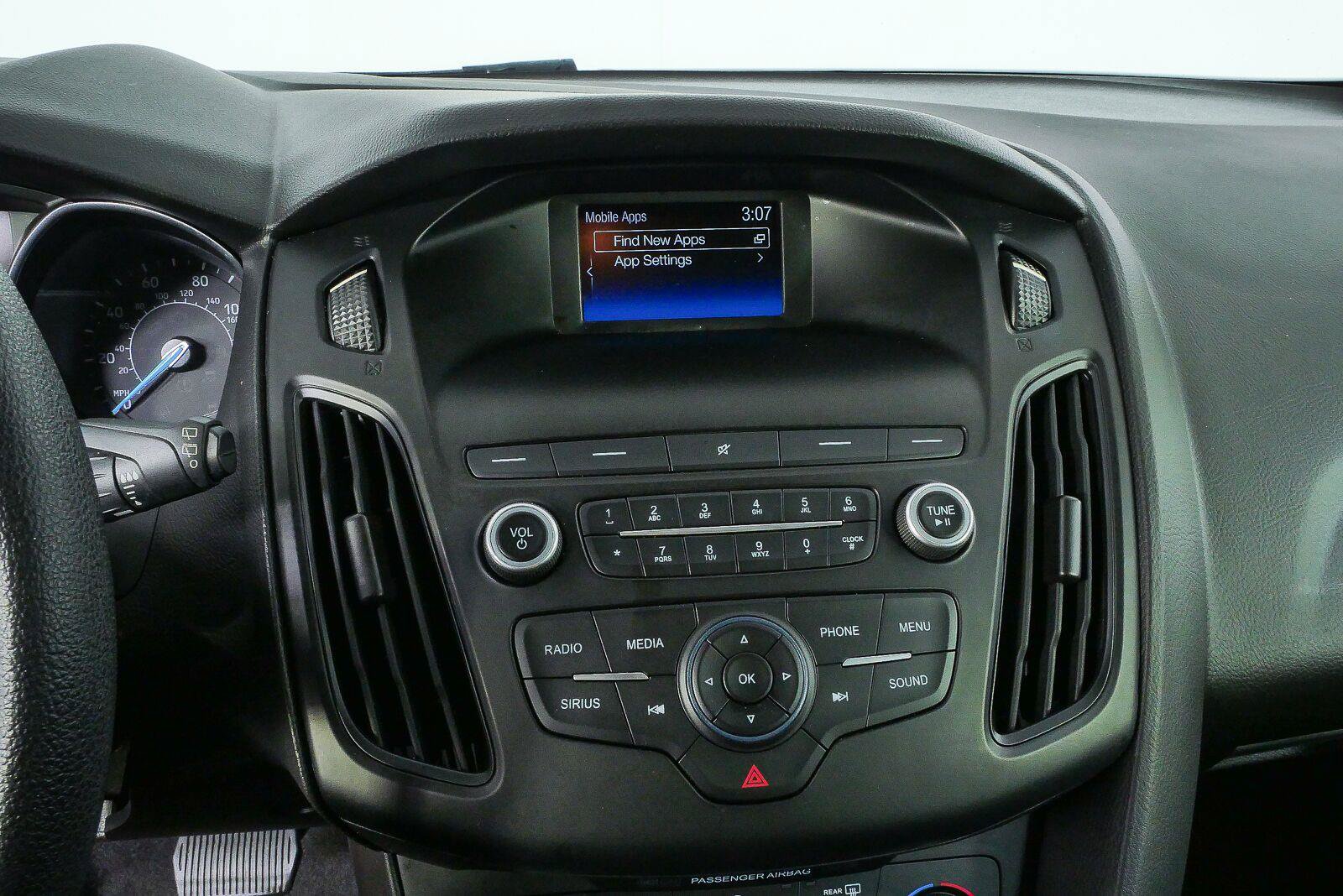 Used 2018 Ford Focus SE FWD image 17