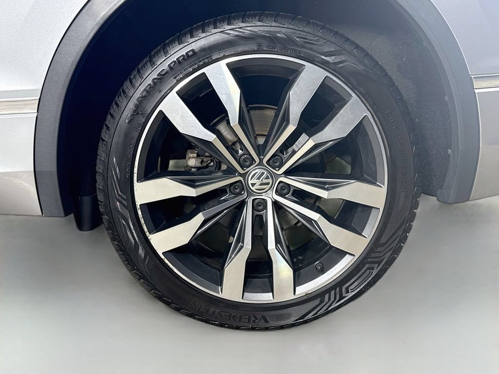 Used 2019 Volkswagen Tiguan SEL Premium R-Line AWD/4WD image 37