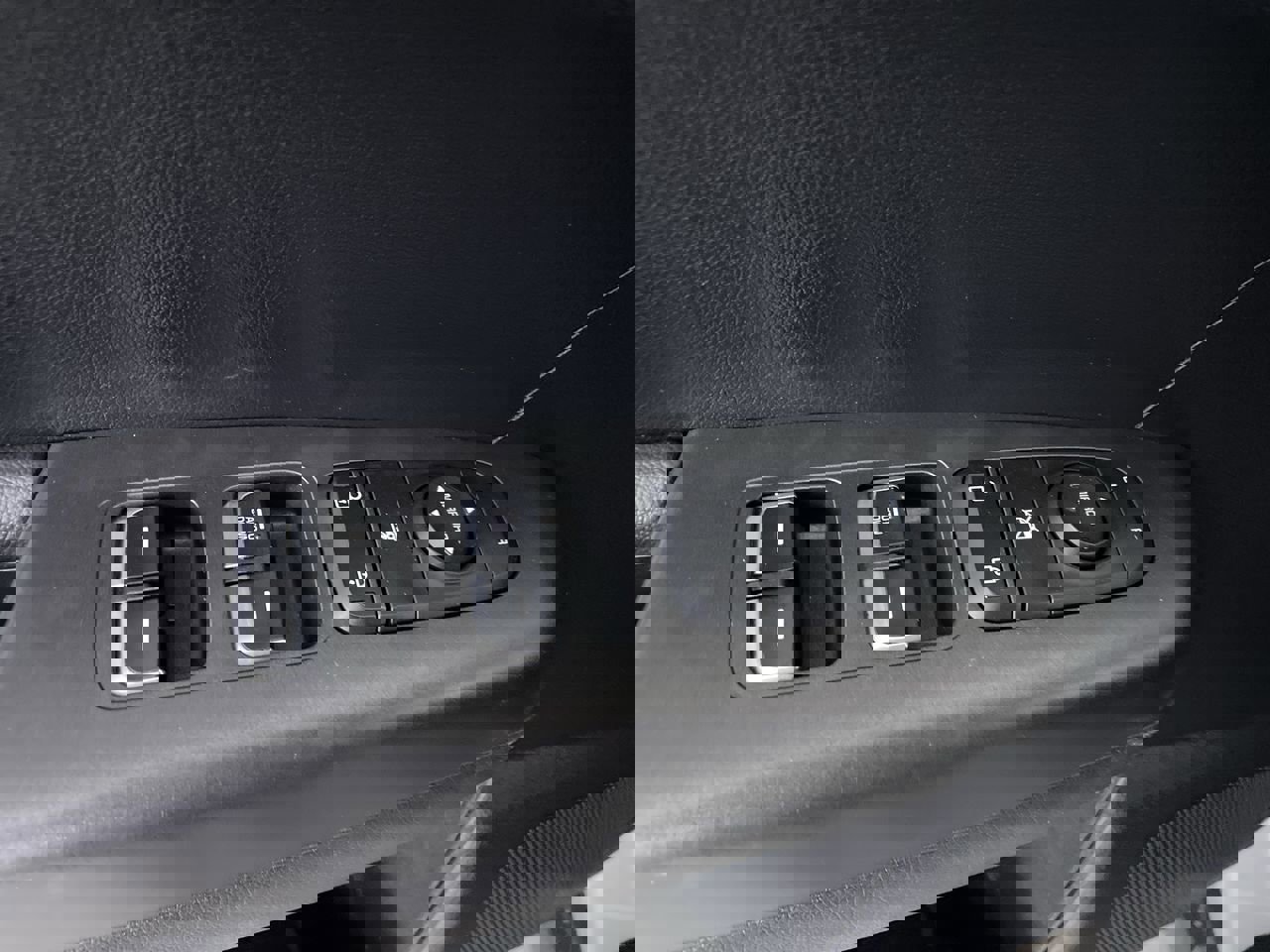 Used 2022 Kia Sportage LX image 11