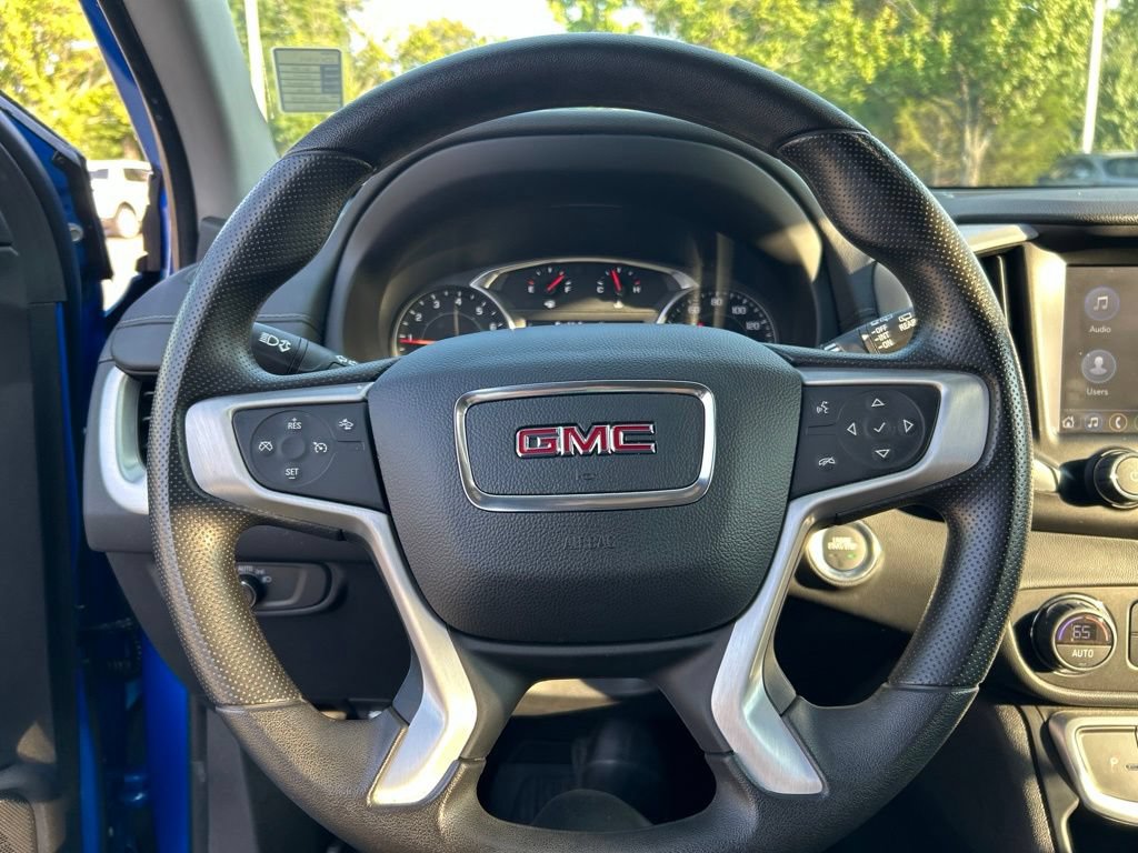 Used 2024 GMC Terrain SLE w/ Driver Convenience Package FWD image 11