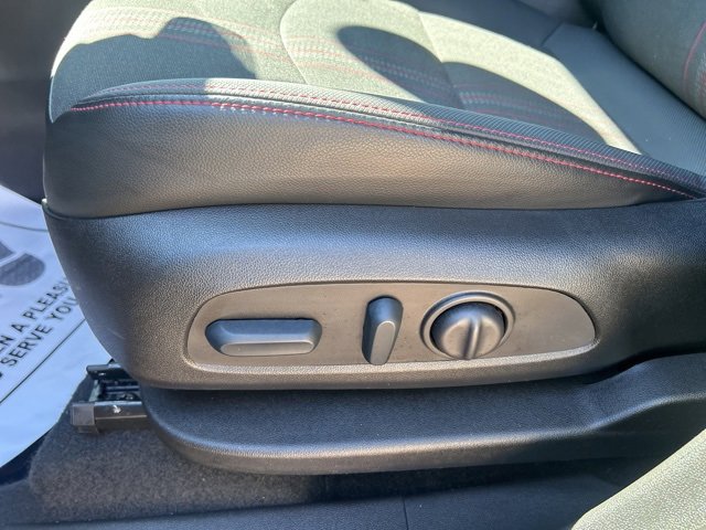 Used 2022 Chevrolet Equinox RS w/ Infotainment Package image 19