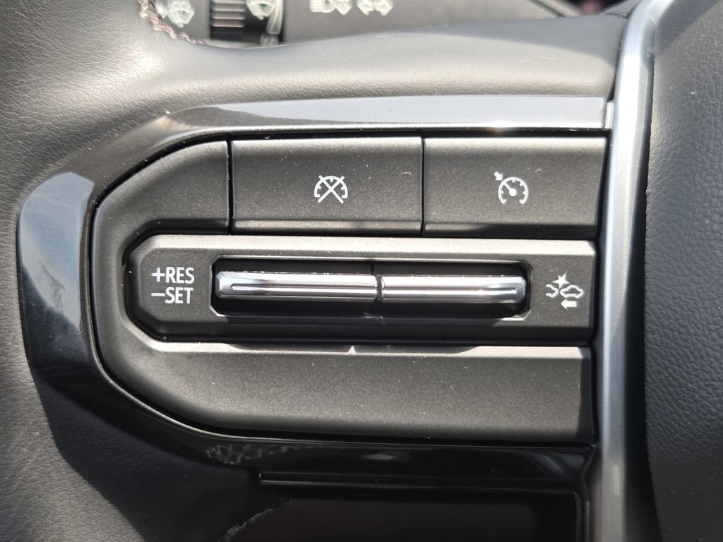 Used 2023 Chevrolet Colorado LT w/ LT Convenience Package II AWD/4WD image 13
