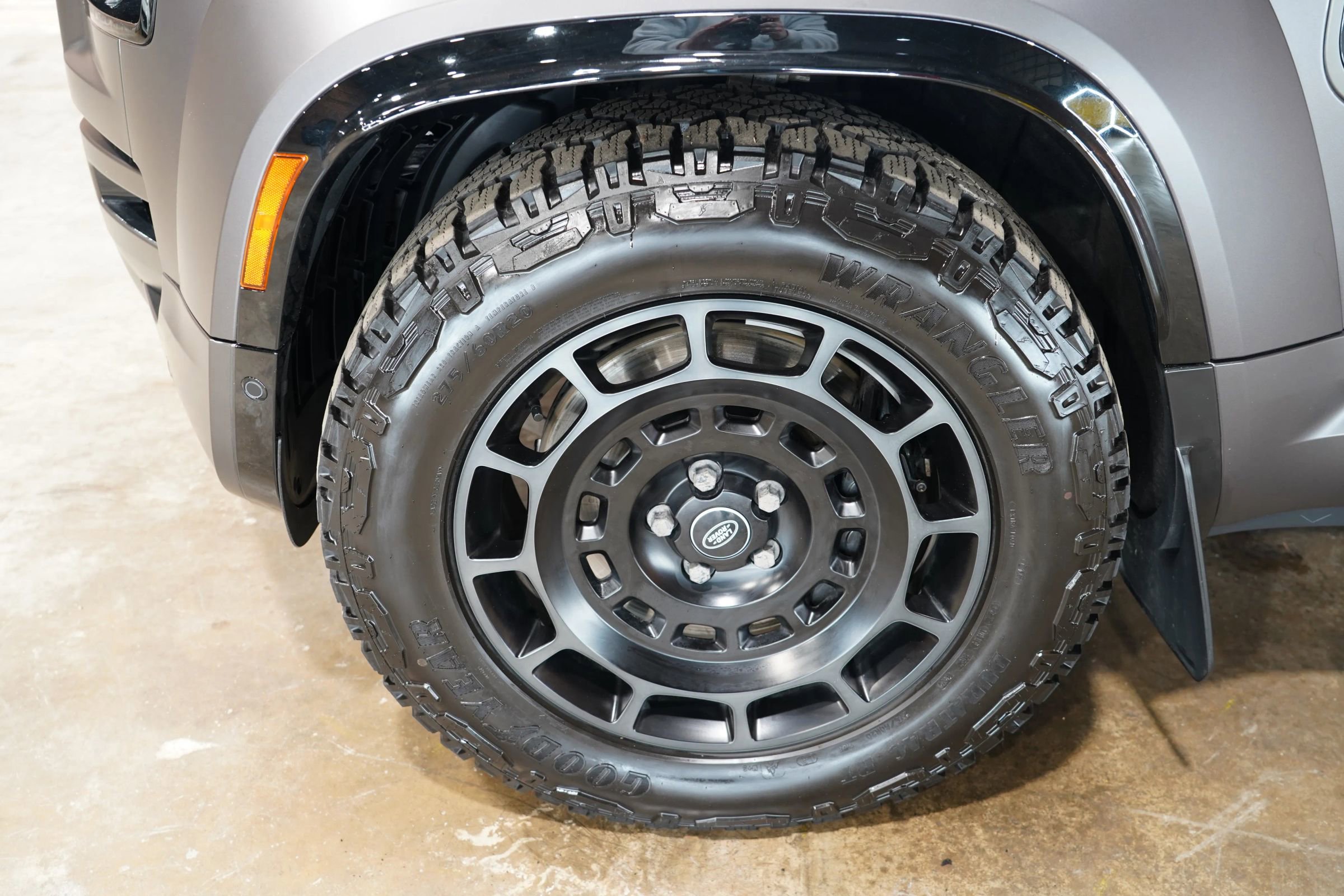 Used 2025 Land Rover Defender 110 image 77