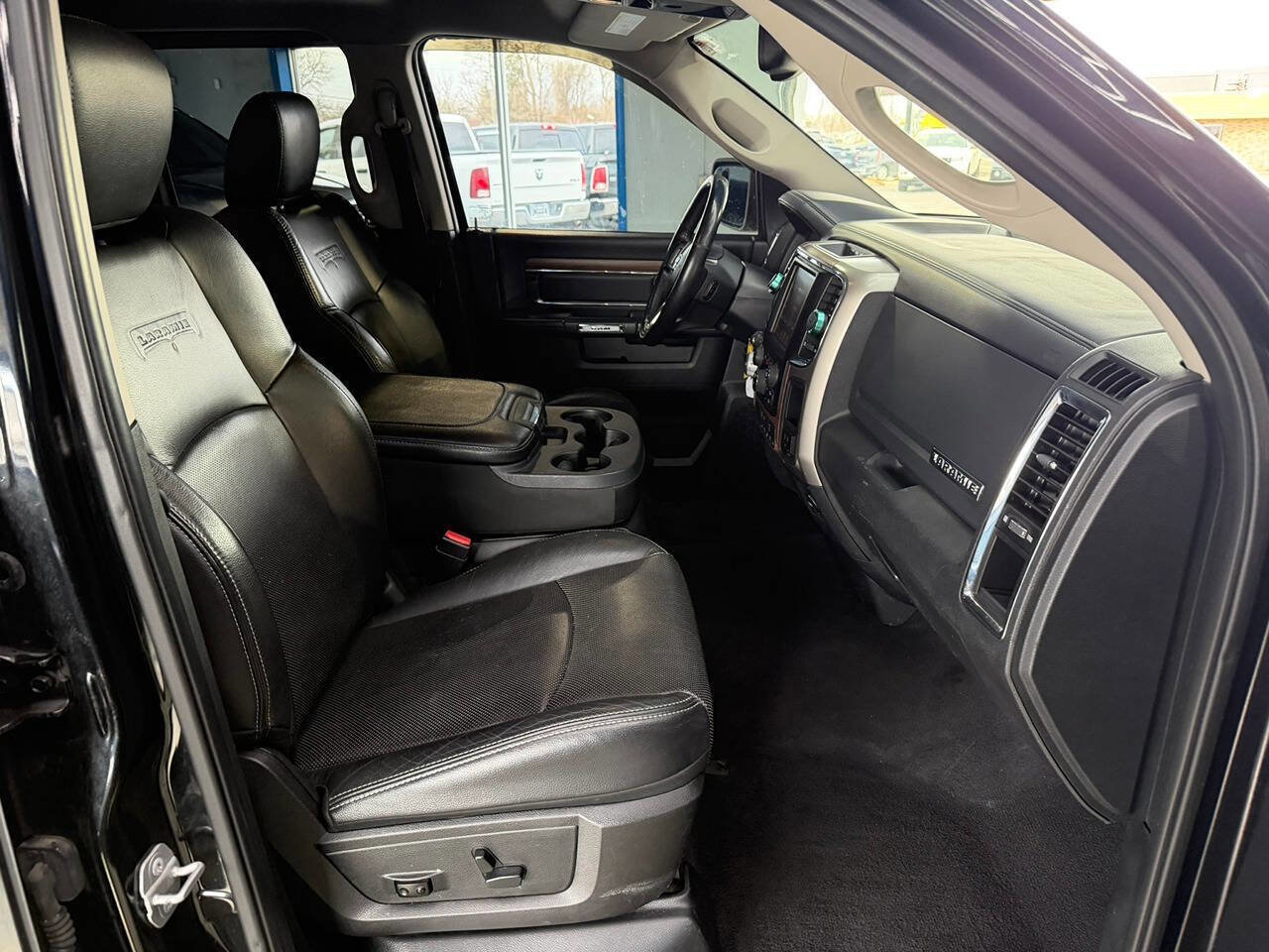 Used 2016 RAM 1500 Laramie image 17