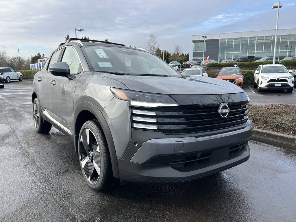 New 2025 Nissan Kicks SR w/ Illumination Package