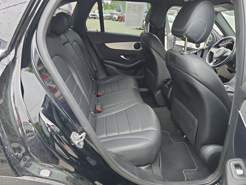 Used 2019 Mercedes-Benz GLC 300 4MATIC image 30