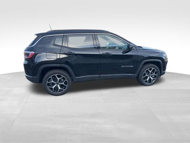 Used 2026 Jeep Compass Limited image 7