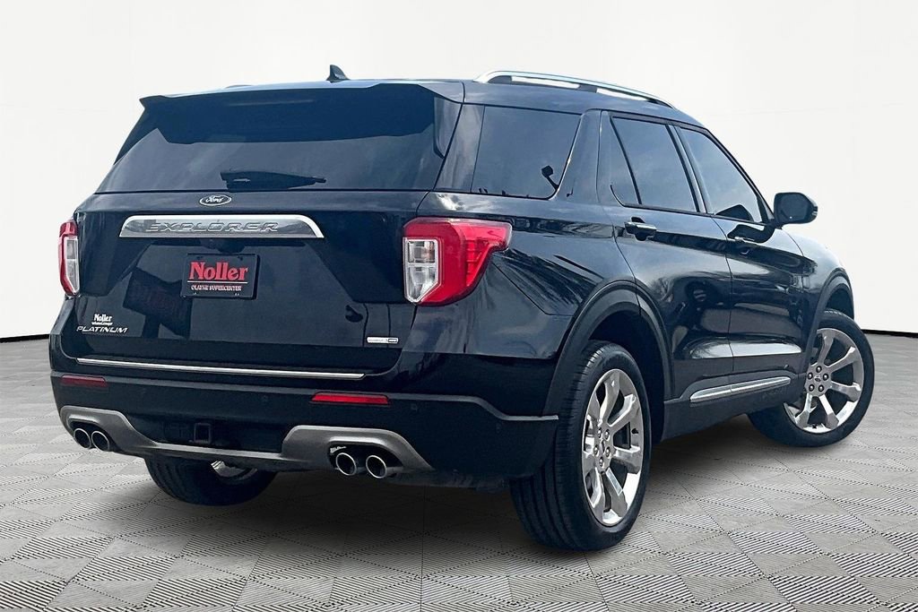 Used 2020 Ford Explorer Platinum w/ Premium Technology Package image 2