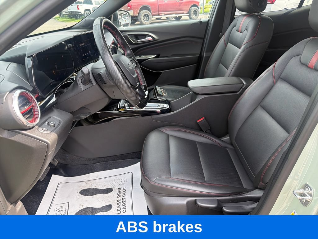 Used 2024 Chevrolet Trax RS FWD image 13
