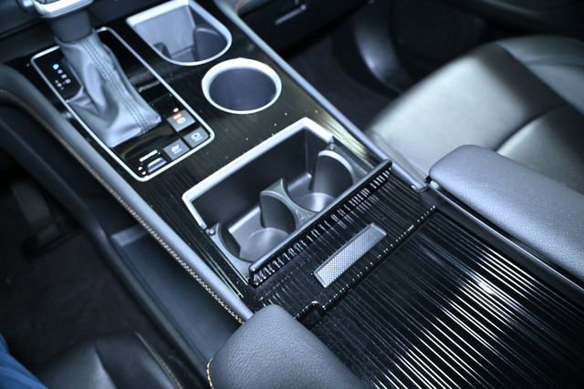 Used 2025 Toyota Sienna XLE Woodland Edition image 28