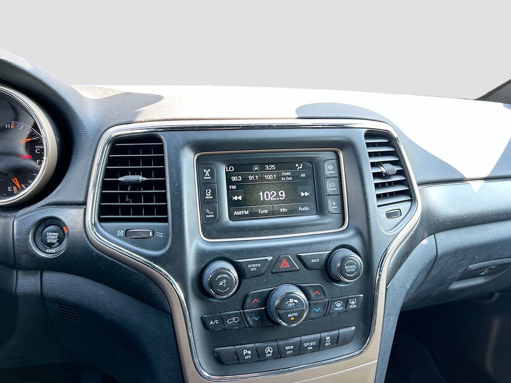 Used 2017 Jeep Grand Cherokee Laredo RWD image 26