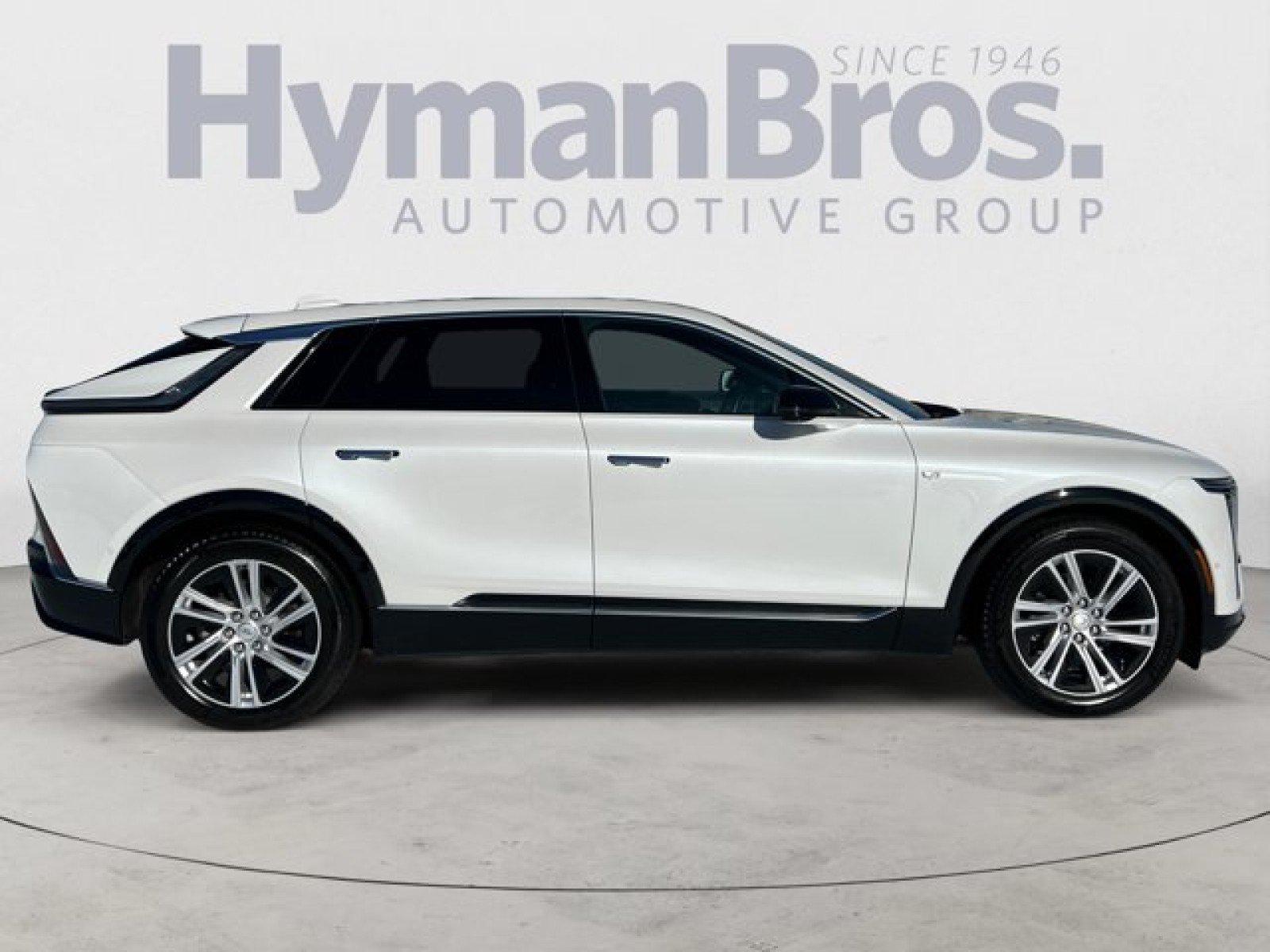 Used 2024 Cadillac Lyriq Tech w/ Driver Assist Package RWD image 2