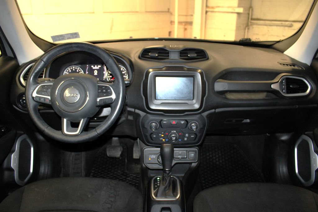 Used 2020 Jeep Renegade Latitude w/ Cold Weather Group image 9