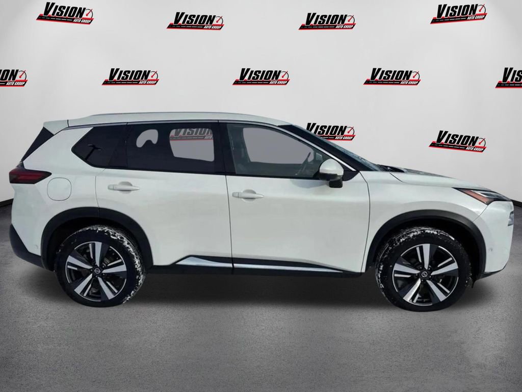 Used 2021 Nissan Rogue Platinum image 4