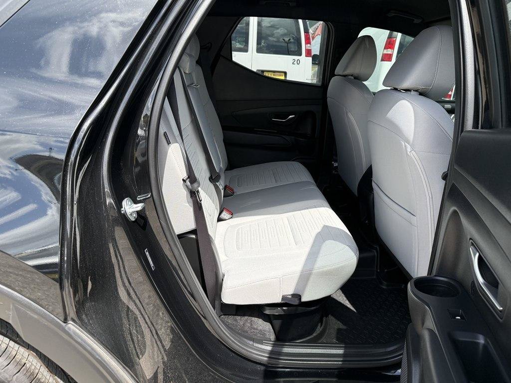 Used 2025 Hyundai Santa Cruz SE FWD image 10