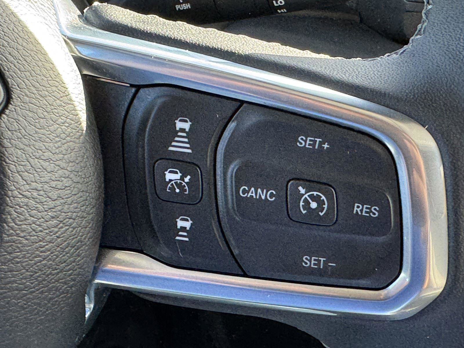 Certified 2025 Jeep Wrangler Sahara AWD/4WD image 19