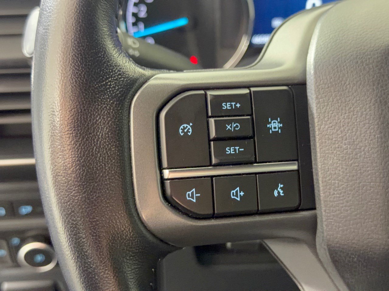 Used 2022 Ford F150 XLT w/ Equipment Group 302A High AWD/4WD image 18