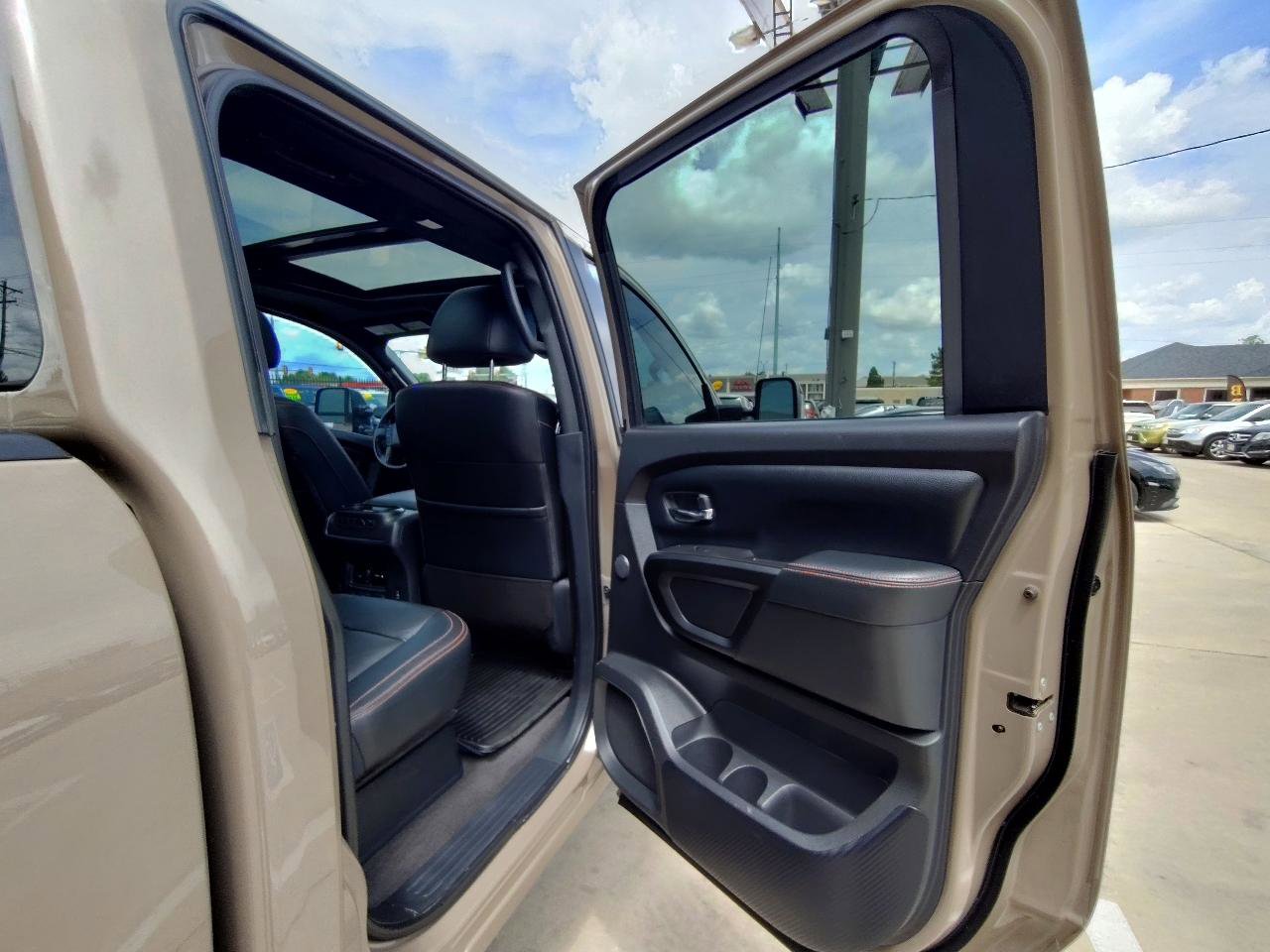 Used 2021 Nissan Titan PRO-4X w/ Pro-4x Convenience Package AWD/4WD image 44