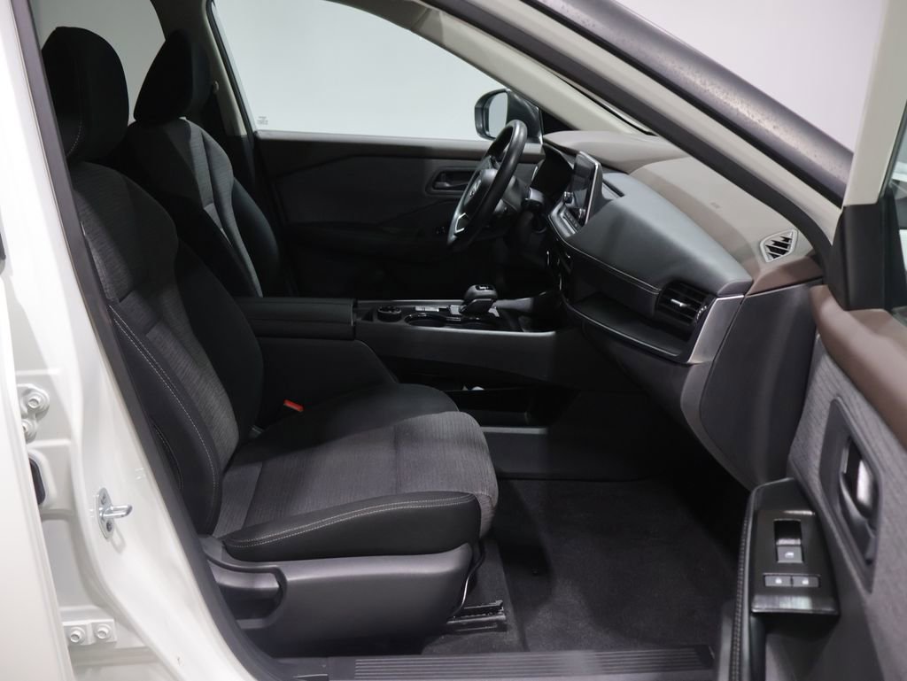 Used 2022 Nissan Rogue S AWD/4WD image 21