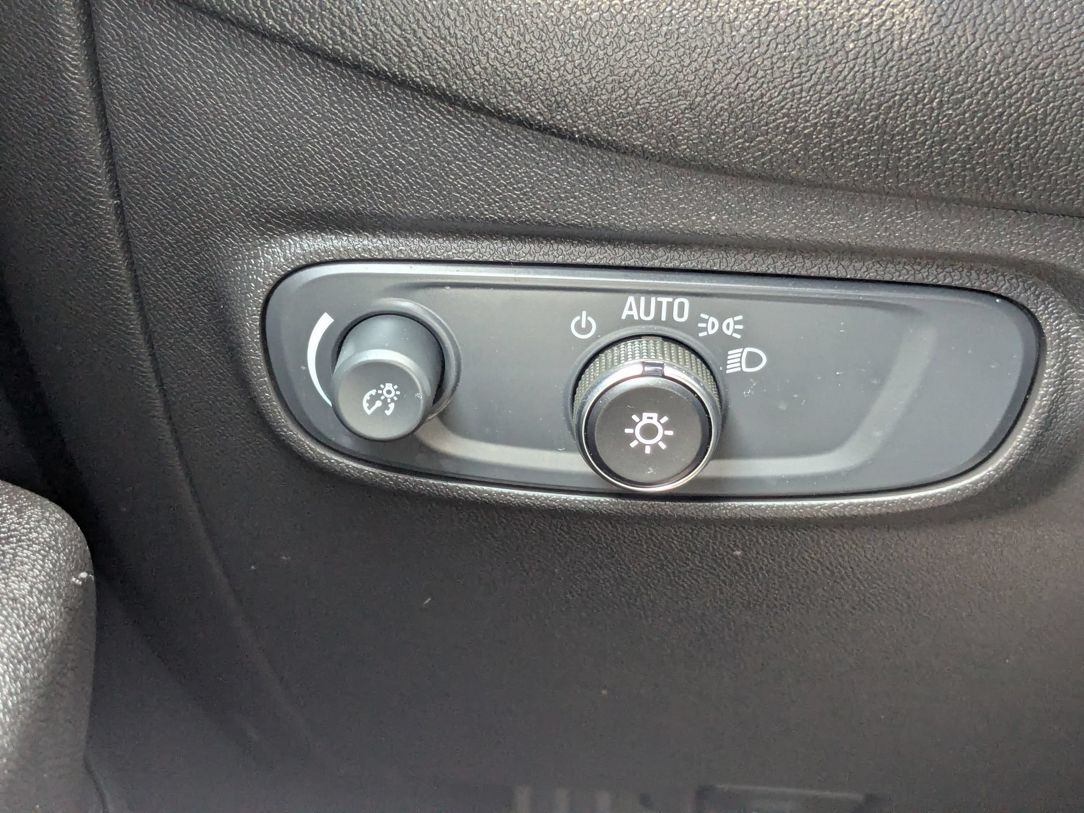 Used 2024 Chevrolet Equinox RS w/ RS Leather Package FWD image 21
