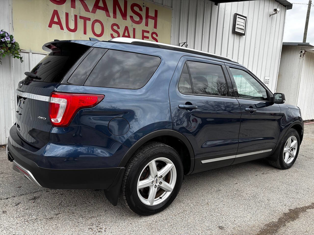 Used 2016 Ford Explorer XLT image 7