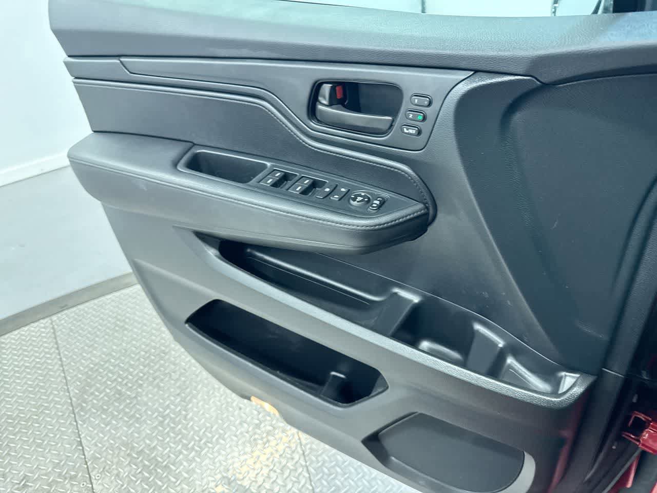 Used 2023 Honda Odyssey Sport image 32