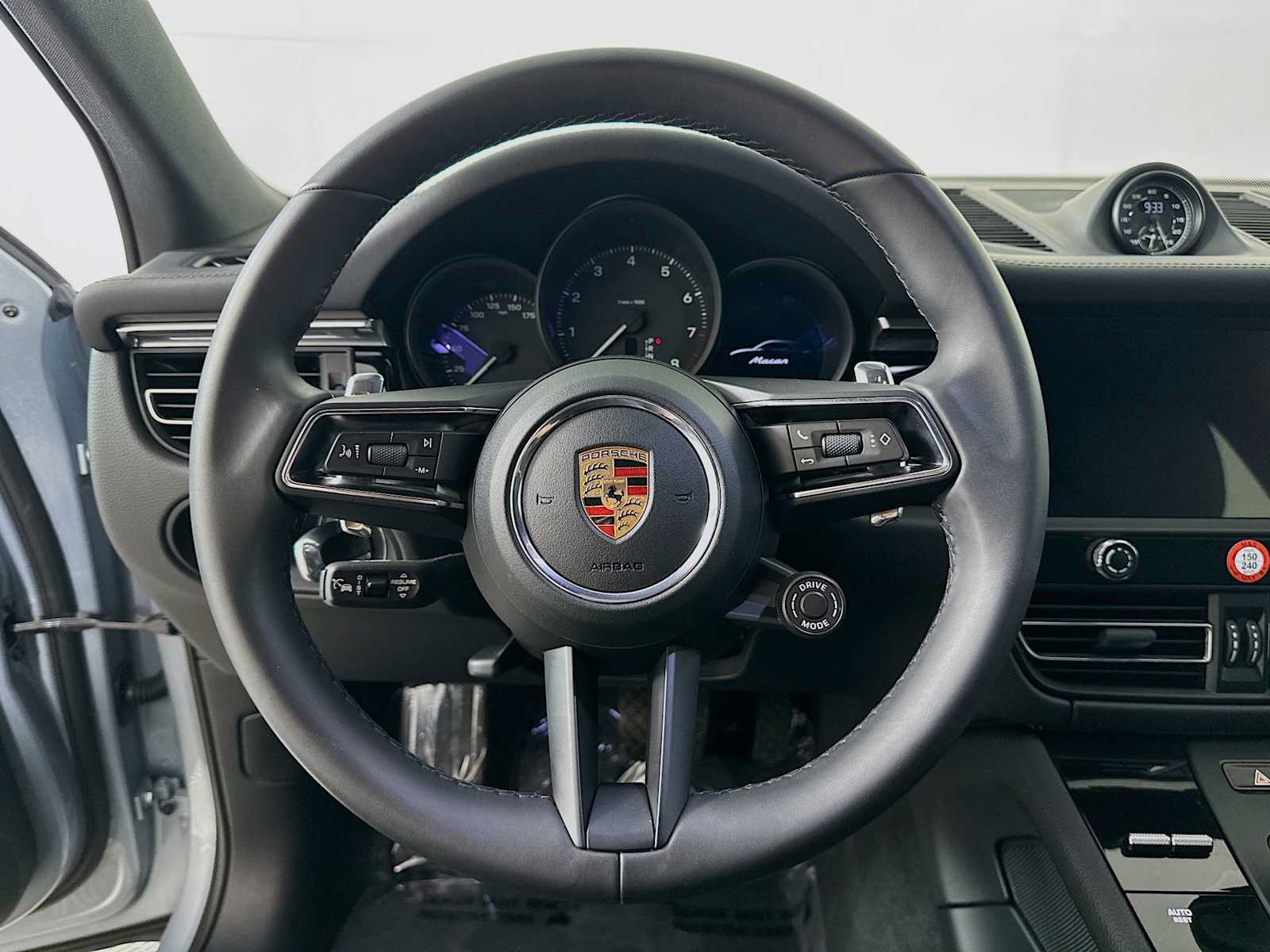 Certified 2026 Porsche Macan AWD/4WD image 14