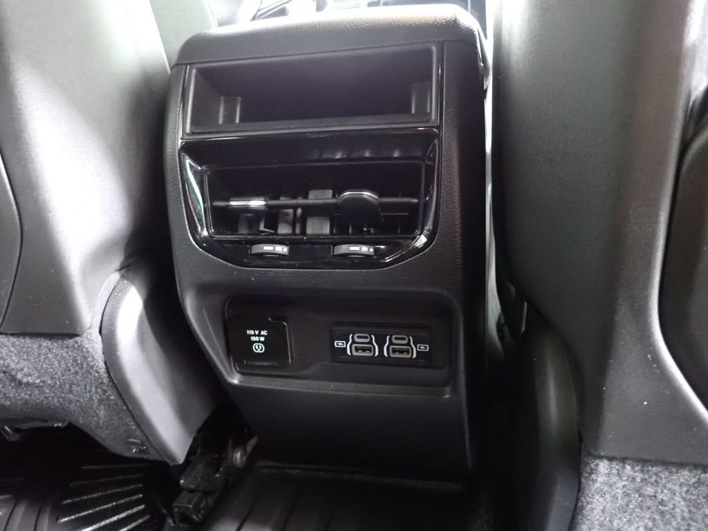 Used 2023 Jeep Grand Cherokee Altitude AWD/4WD image 36