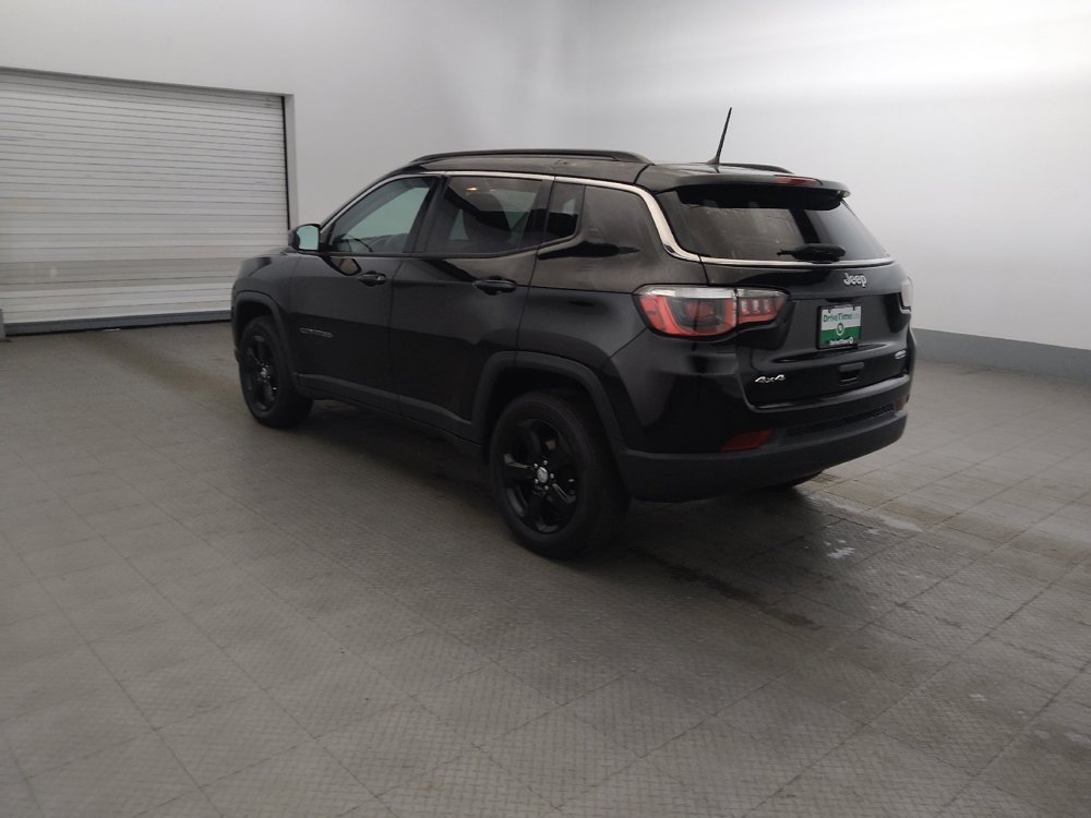 Used 2018 Jeep Compass Latitude w/ Cold Weather Group AWD/4WD image 3
