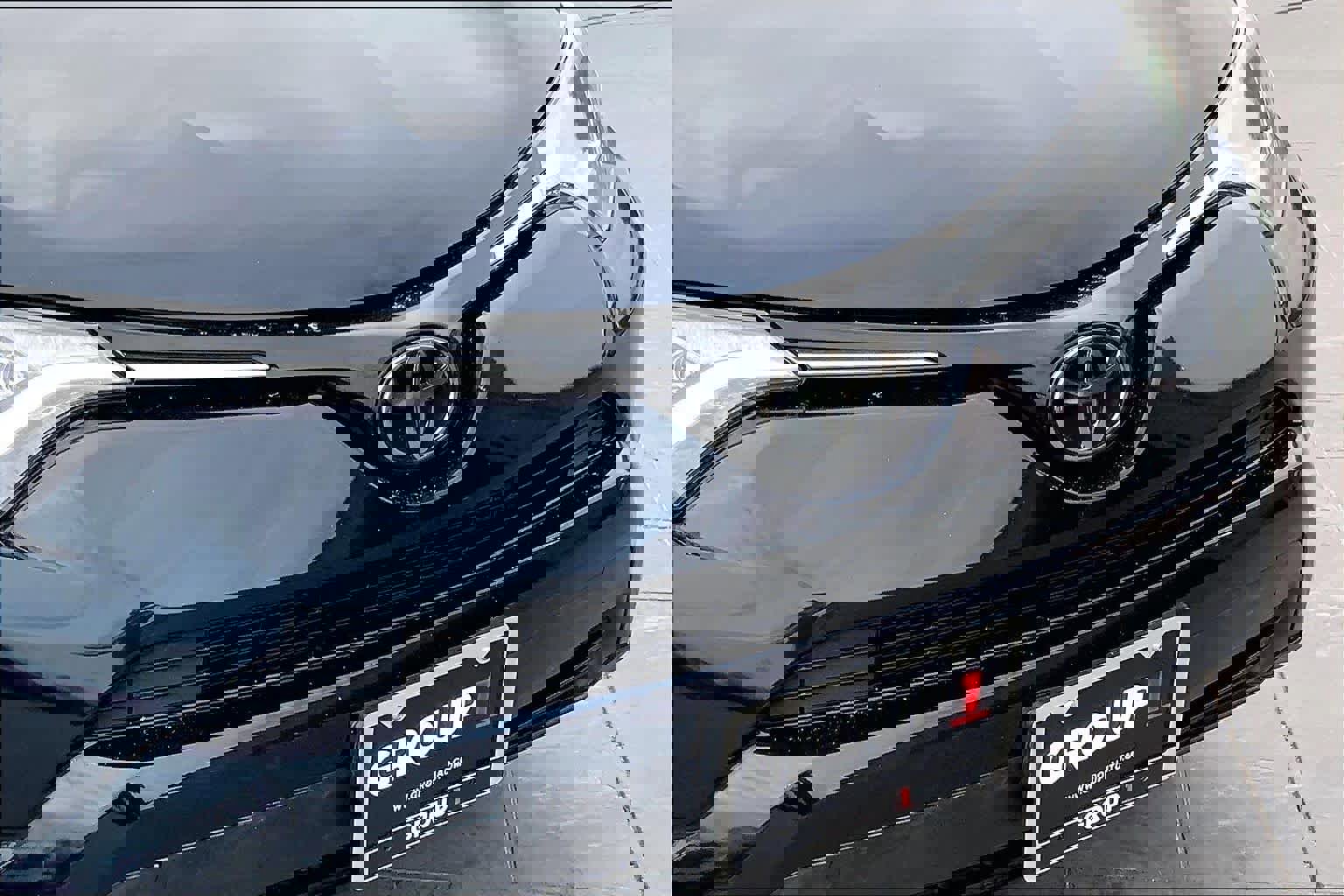 Used 2017 Toyota RAV4 LE FWD image 28