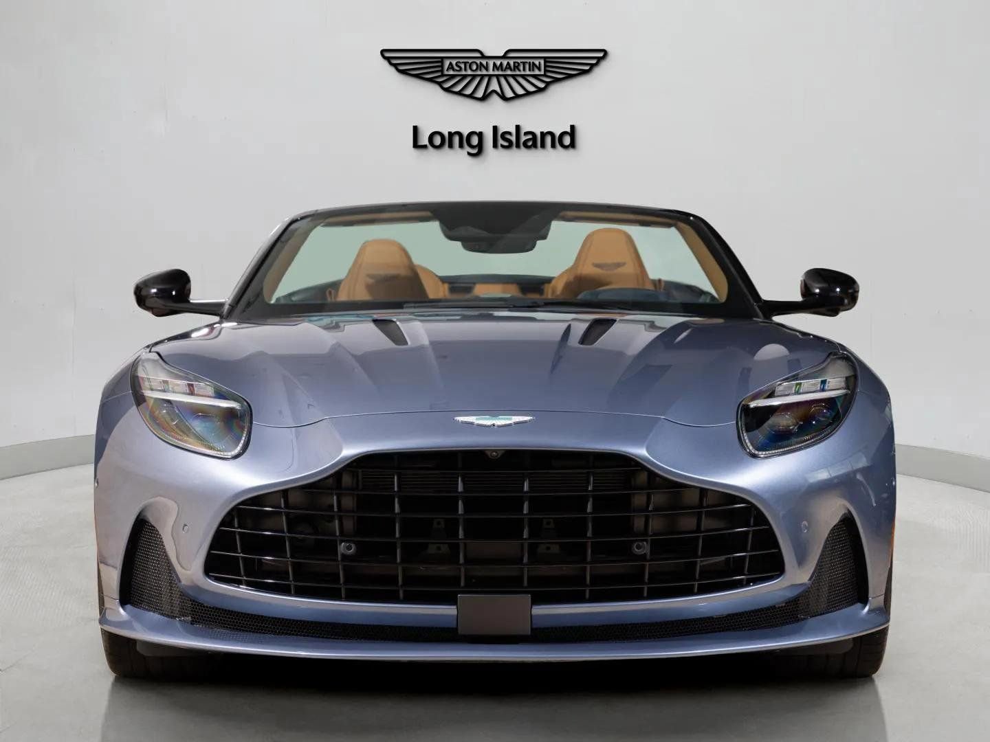 Used 2024 Aston Martin DB12 Convertible image 2