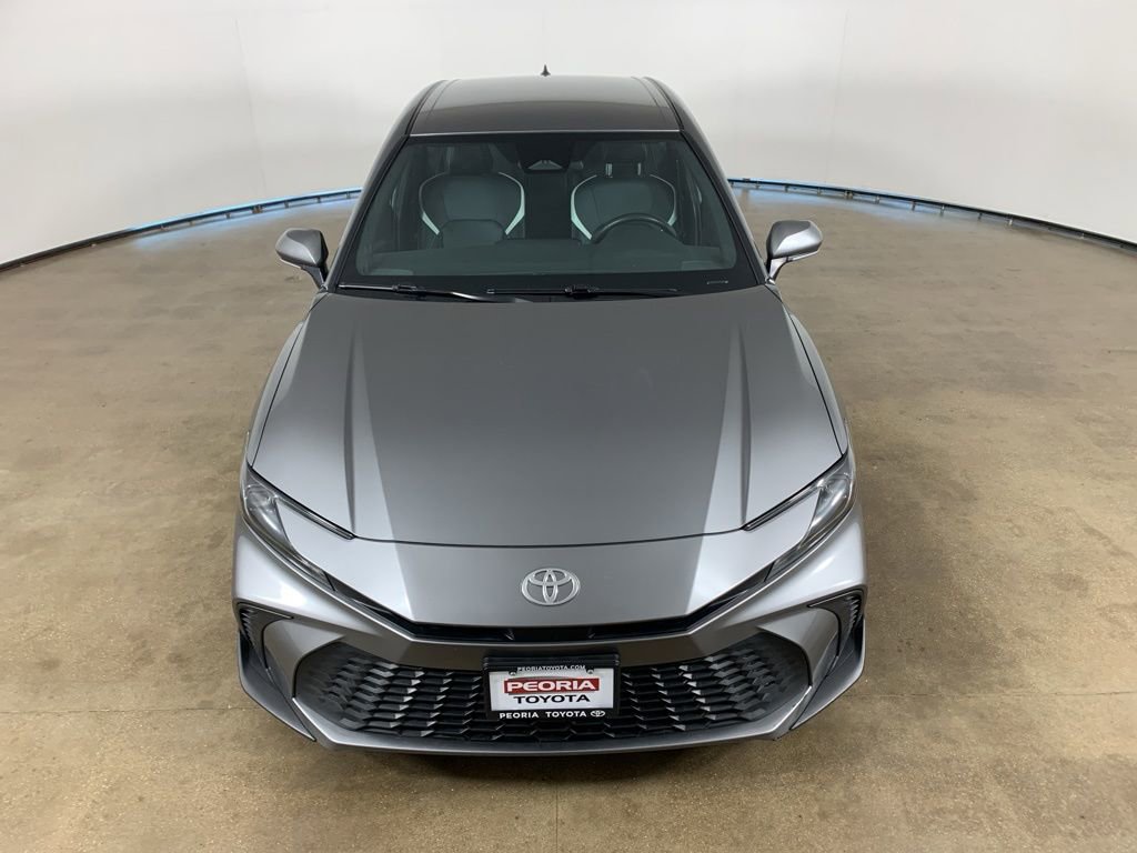 Used 2025 Toyota Camry SE image 4