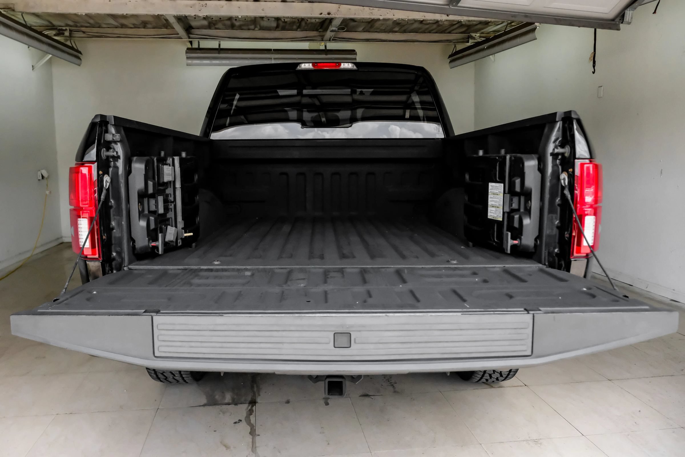 Used 2018 Ford F150 Platinum w/ Equipment Group 701A Luxury AWD/4WD image 46