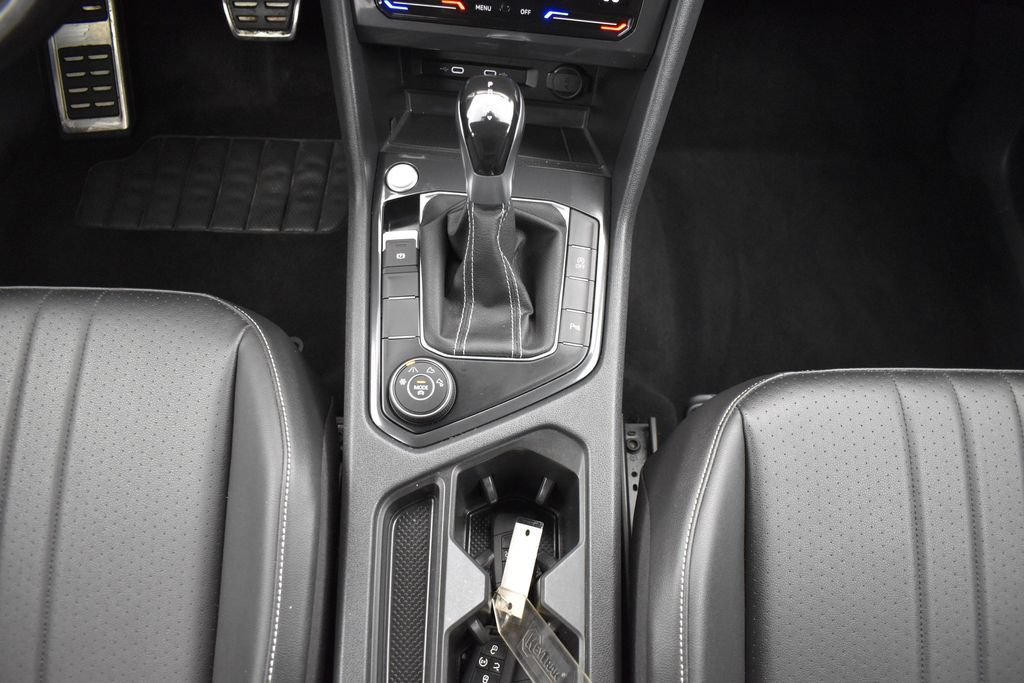 Used 2022 Volkswagen Tiguan SE R-Line AWD/4WD image 16