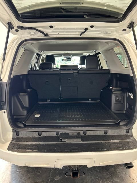 Used 2023 Toyota 4Runner SR5 Premium w/ Moonroof Package AWD/4WD image 9