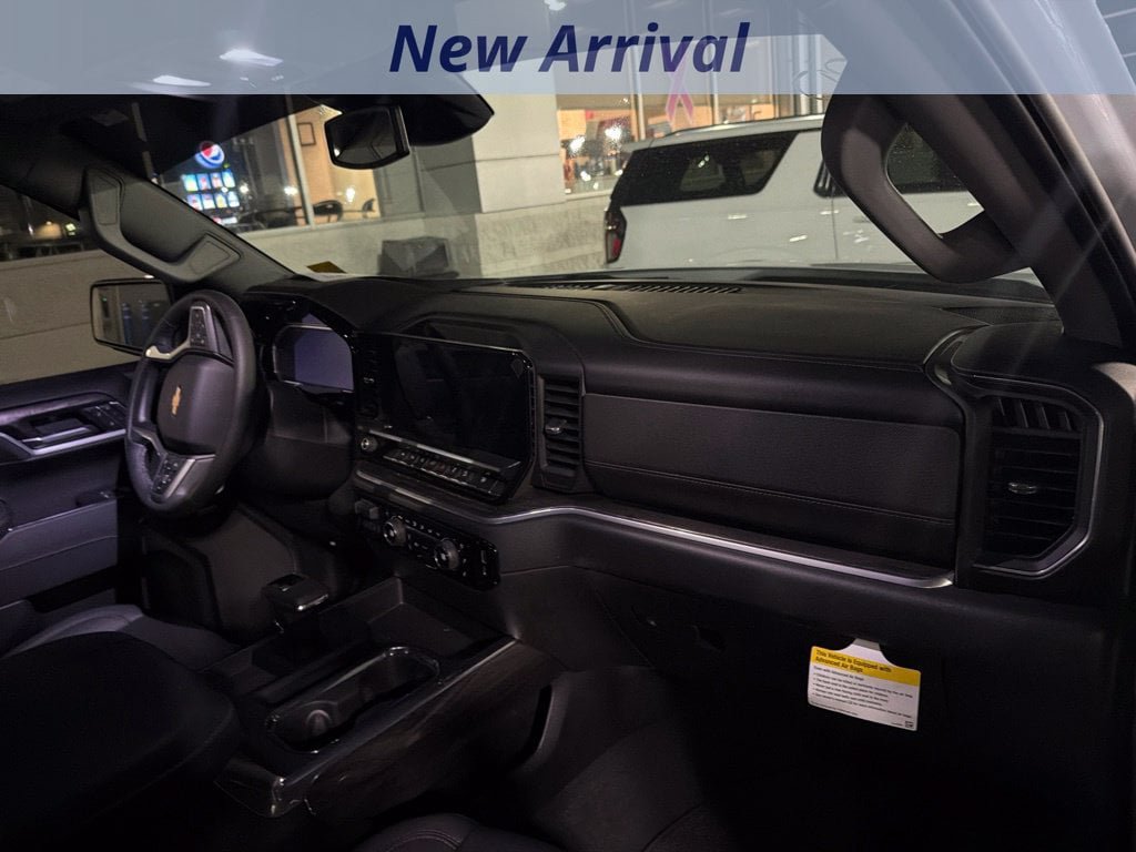 Used 2026 Chevrolet Silverado 1500 LTZ AWD/4WD image 4