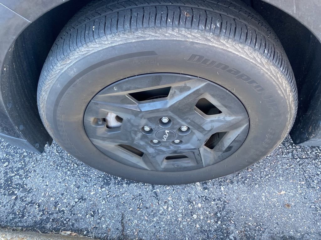 Used 2025 Kia Carnival image 41