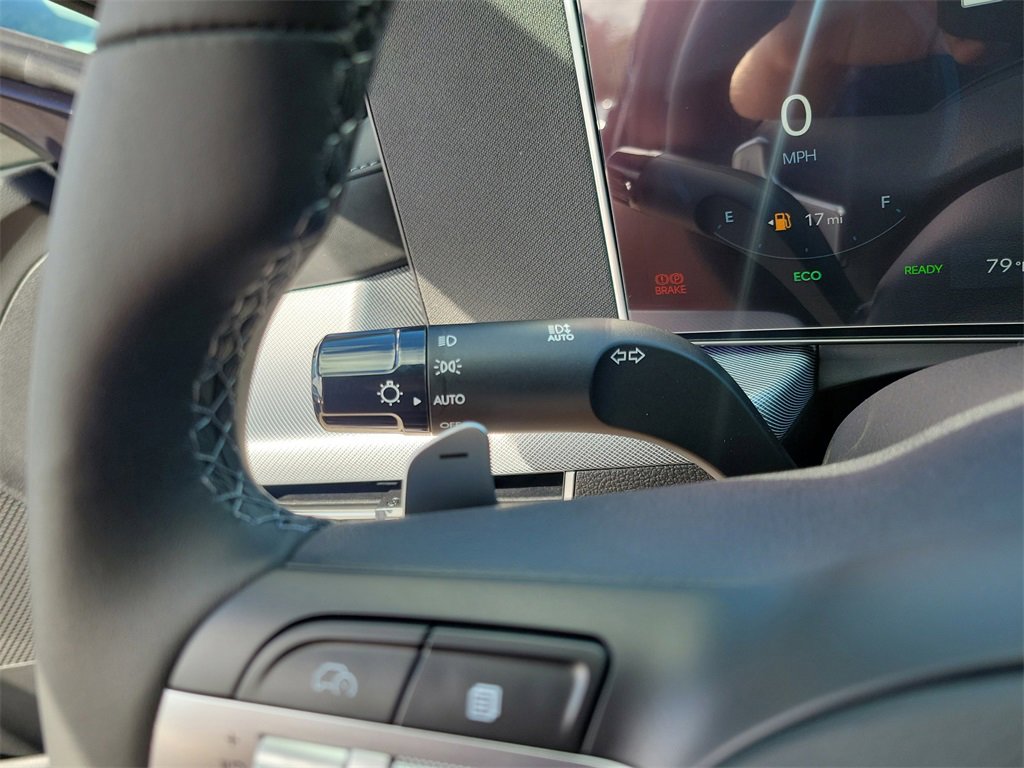 New 2025 Hyundai Sonata Limited image 18