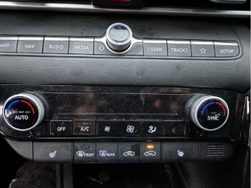 Used 2023 Hyundai Elantra SEL w/ Convenience Package image 21