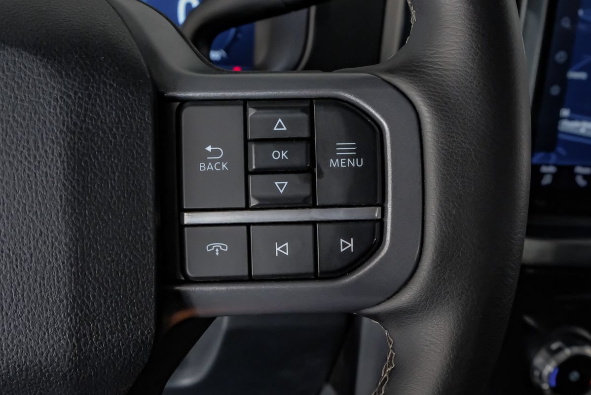 Used 2025 Ford F250 Lariat AWD/4WD image 18