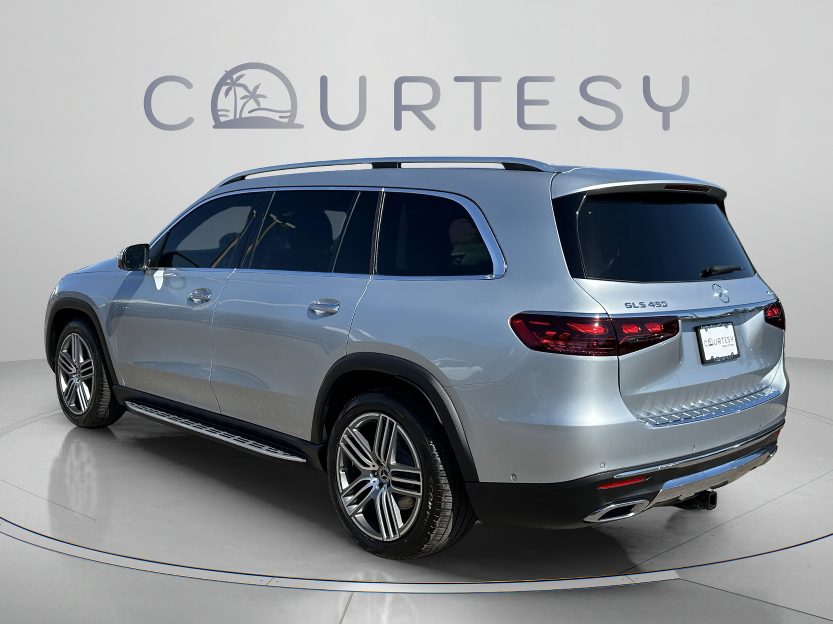 Used 2024 Mercedes-Benz GLS 450 4MATIC image 5