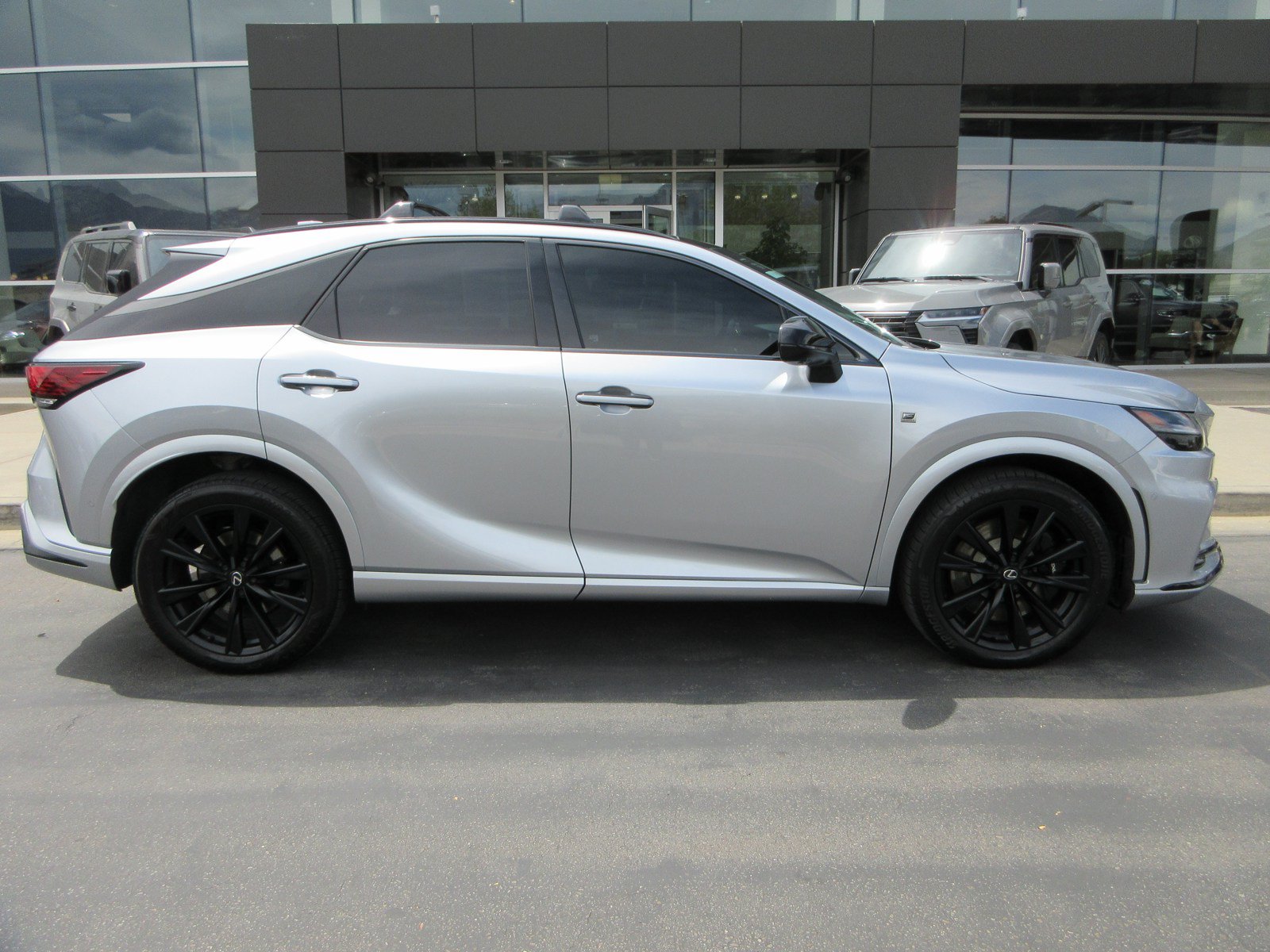 Used 2024 Lexus RX 500h F Sport w/ Convenience Package AWD/4WD image 12