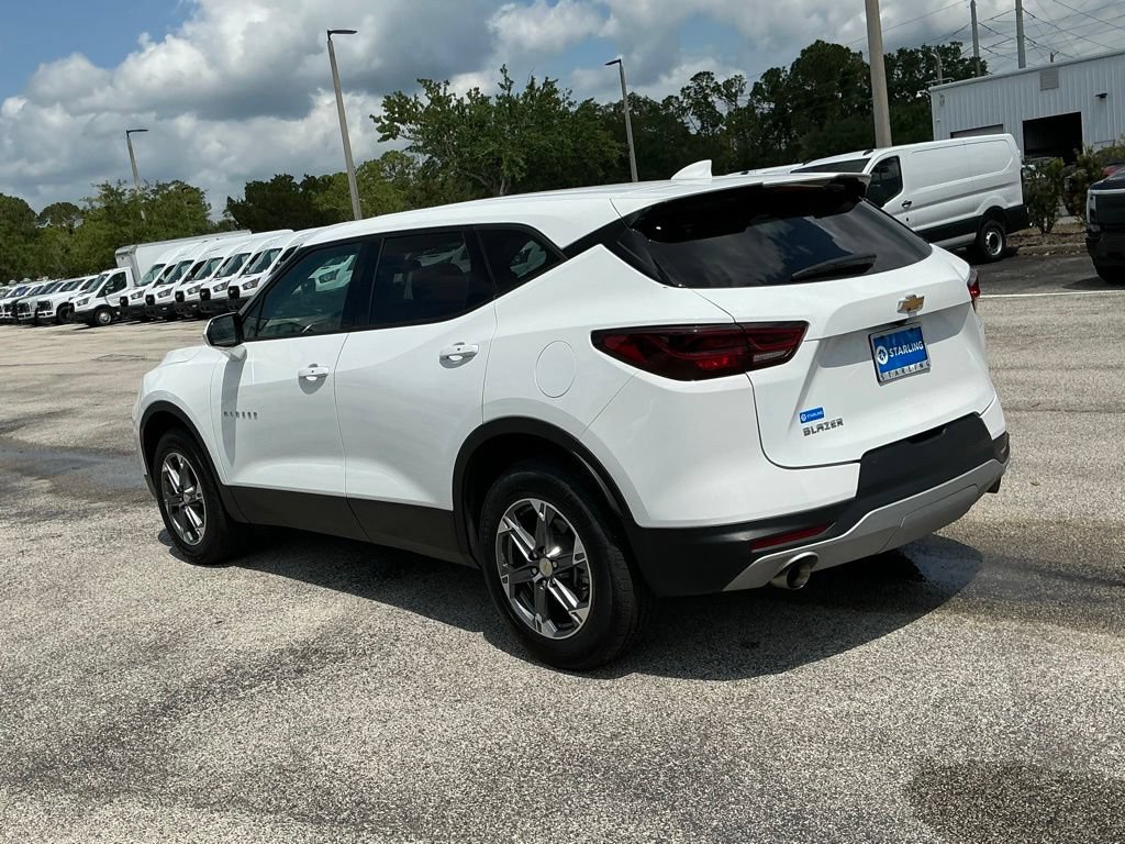 Used 2025 Chevrolet Blazer LT FWD image 6