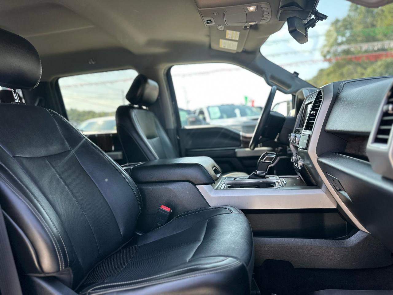 Used 2020 Ford F150 Lariat w/ Equipment Group 502A Luxury AWD/4WD image 17