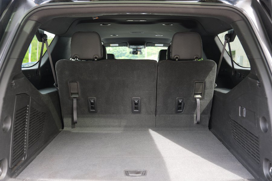 Used 2025 Chevrolet Suburban LT AWD/4WD image 19