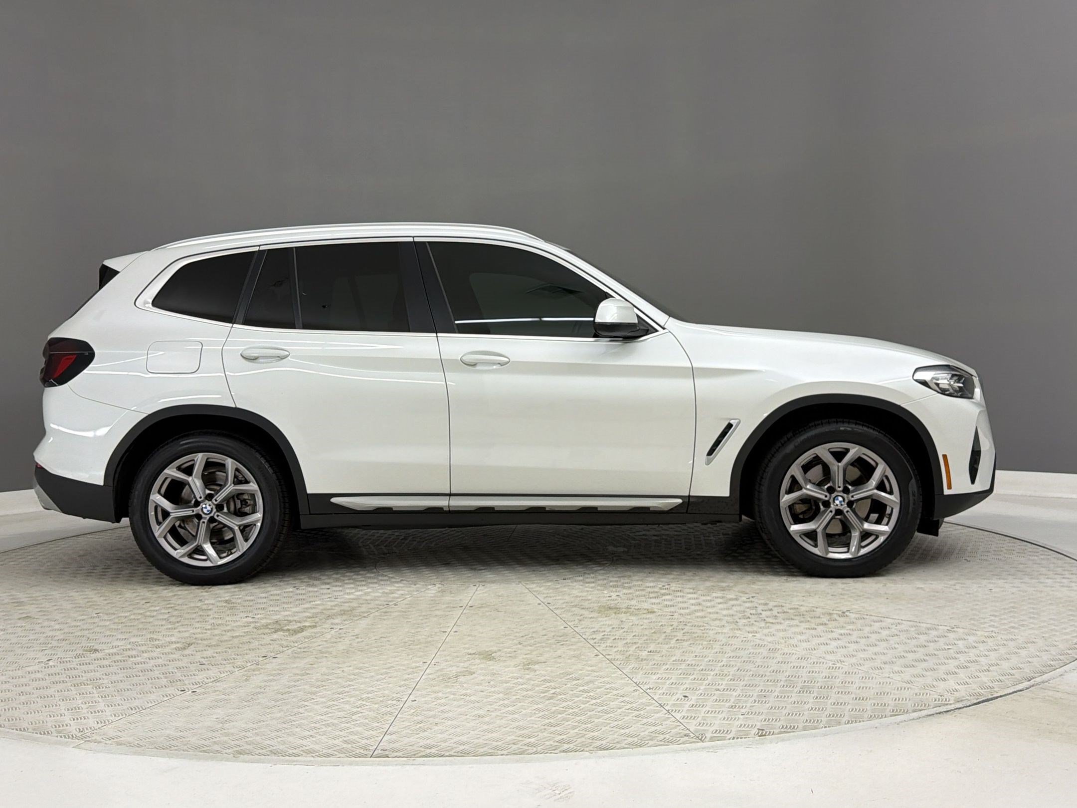 Used 2023 BMW X3 sDrive30i w/ Premium Package RWD image 8