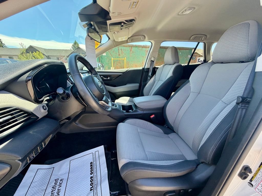 Used 2025 Subaru Outback Premium AWD/4WD image 13